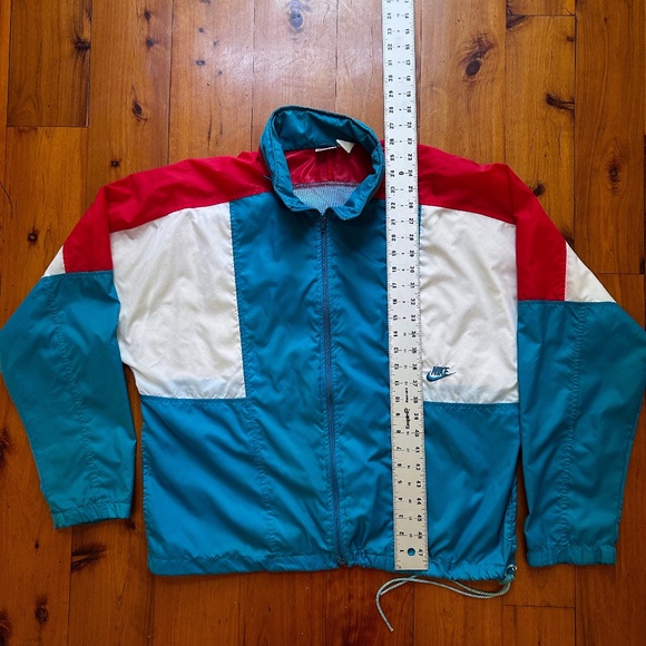 Nike Windbreaker 80's - Medium Vintage VG - SALE! - Picture 3 of 9